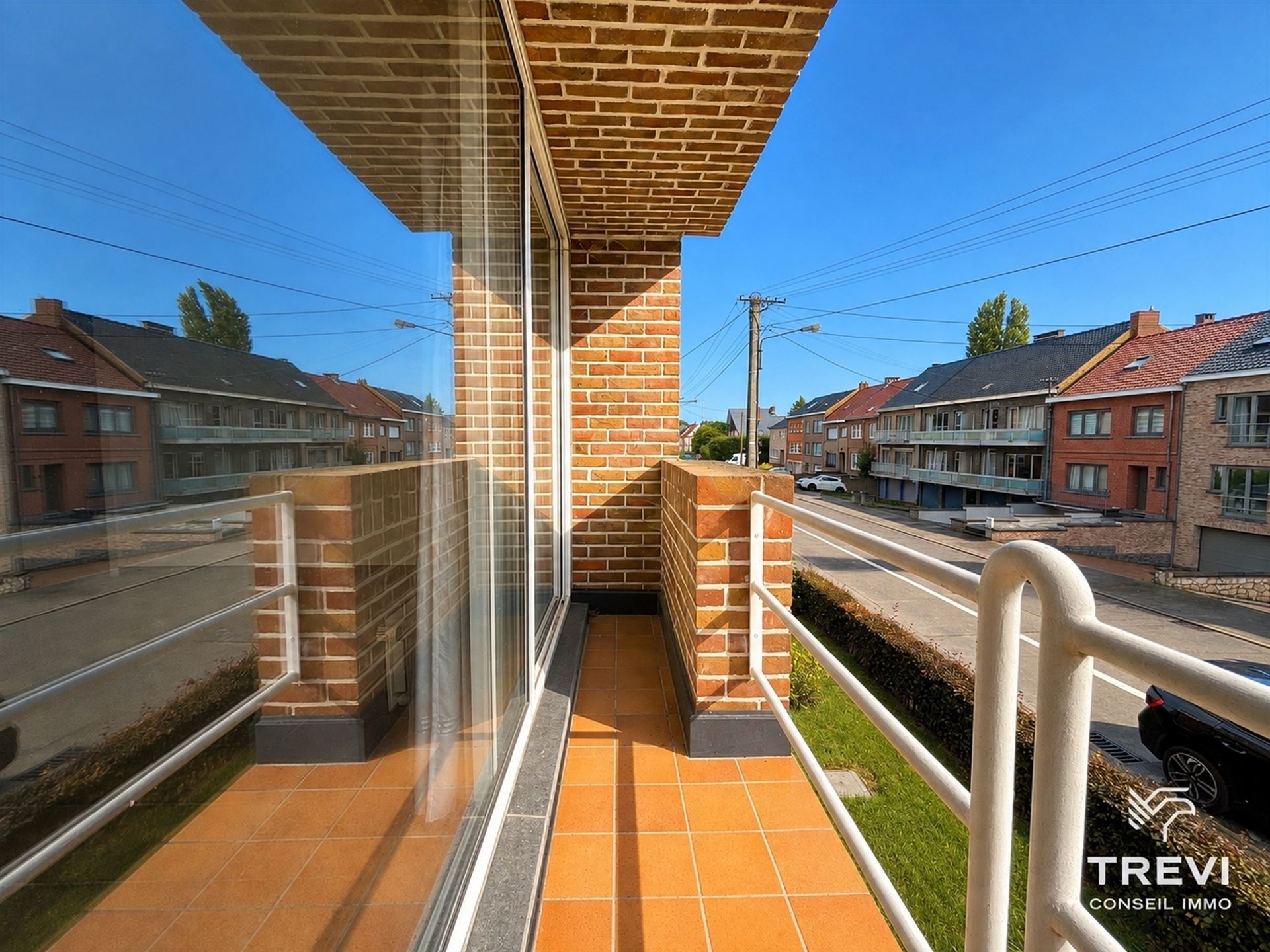 Prachtig appartement in een modern gebouw, vlakbij belangrijke wegen en alle voorzieningen. - foto 5
