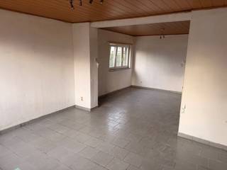 Deze charmante halfopen woning bevindt zich op de N10, de verbindingsweg tussen Heist-op-den-Berg en Aarschot, en geniet daardoor van een...