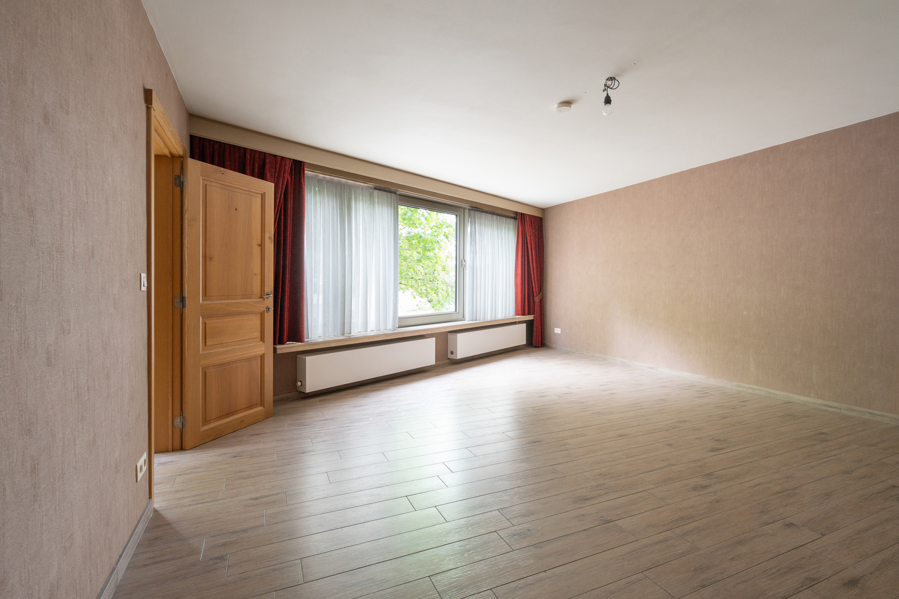 CENTRAAL GELEGEN RUIM APPARTEMENT MET GARAGE - foto 4
