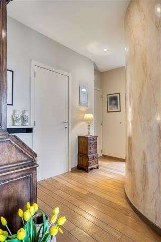 In hartje BERCHEM | TOPLOCATIERiant exclusief dakappartement van 160m², rustig gelegen met 2 ruime terrassen (119m²) op de 6de verdieping van een...