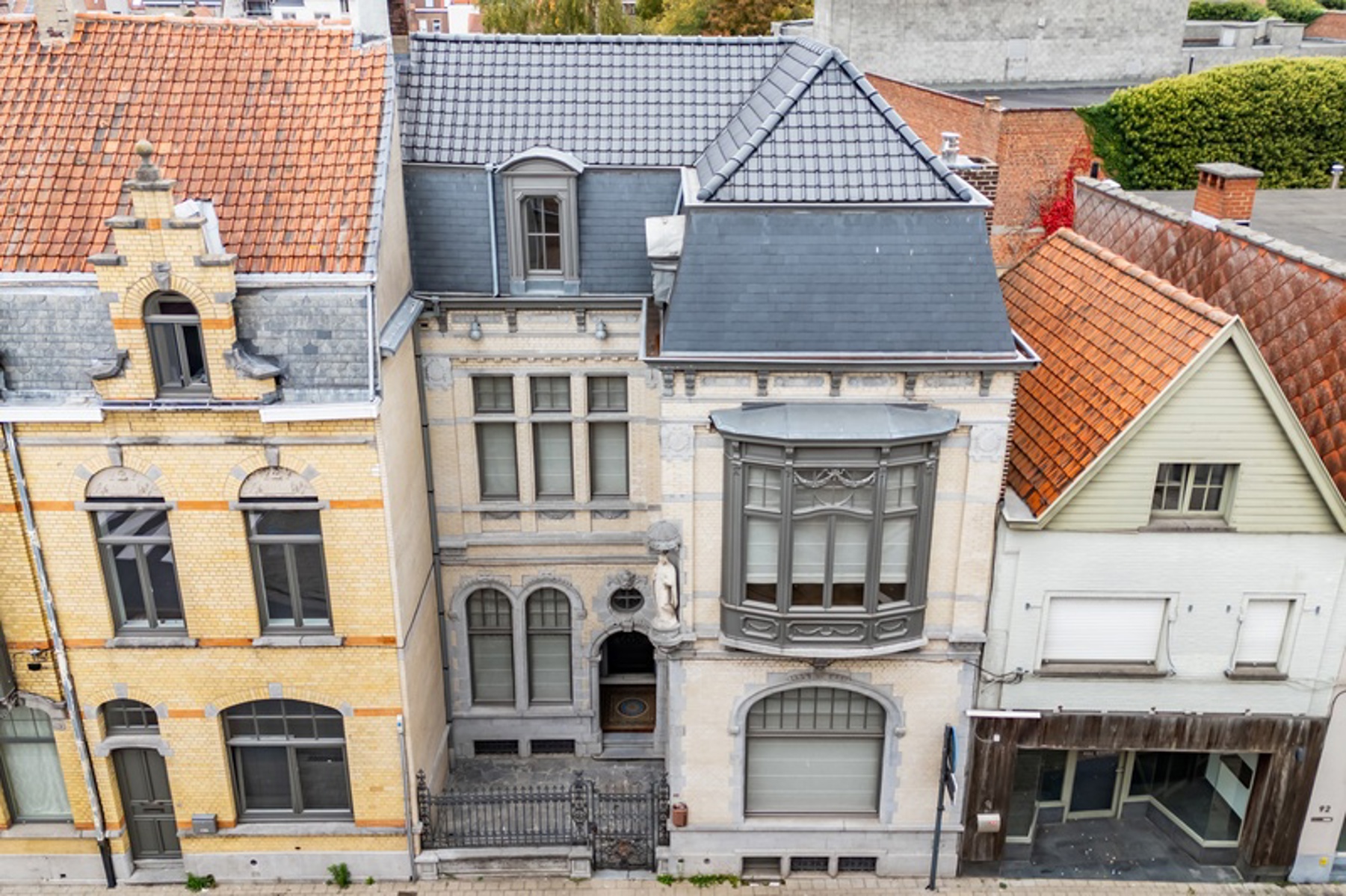 House for sale in Izegem with 5 bedrooms - photo 1