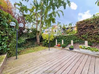 PRACHTIGE HERENWONING BOORDEVOL GRANDEUR, marmeren accenten en een SFEERVOLLE STADSTUIN in Sint-Agatha-Berchem, met vlotte verbinding naar de...