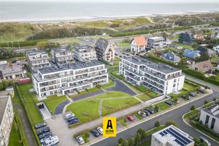 Exclusief tuinappartement met zonneterras en ruime tuin in klassevolle en rustige residentie!Dit schitterende instapklare gelijkvloerse...