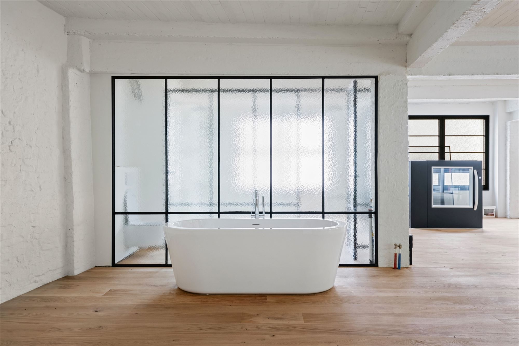 Een verborgen loft met atelier en tuin, waar ruimte en karakter samenkomen. - foto 4