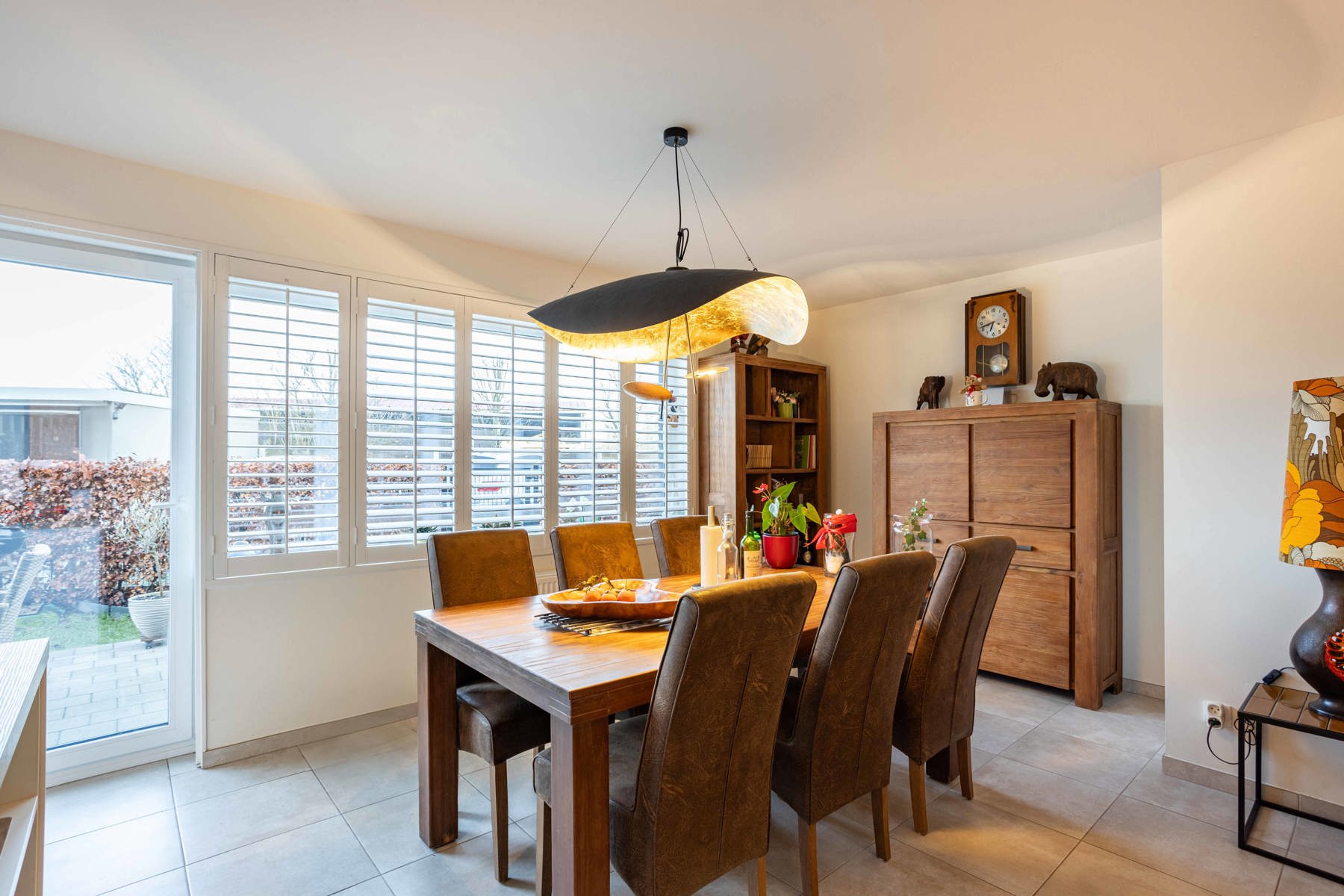 Modern gelijkvloers appartement met tuin en terras. - foto 5