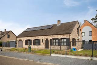 Op zoek naar een instapklare woning met veel ruimte én moderne energievoorzieningen? Deze verrassend ruime woning in Bolderberg biedt 226...