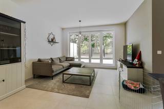 Dit appartement is terug te vinden op de eerste verdieping van een recent gebouw op een centrale locatie vlakbij winkels, scholen en openbaar...