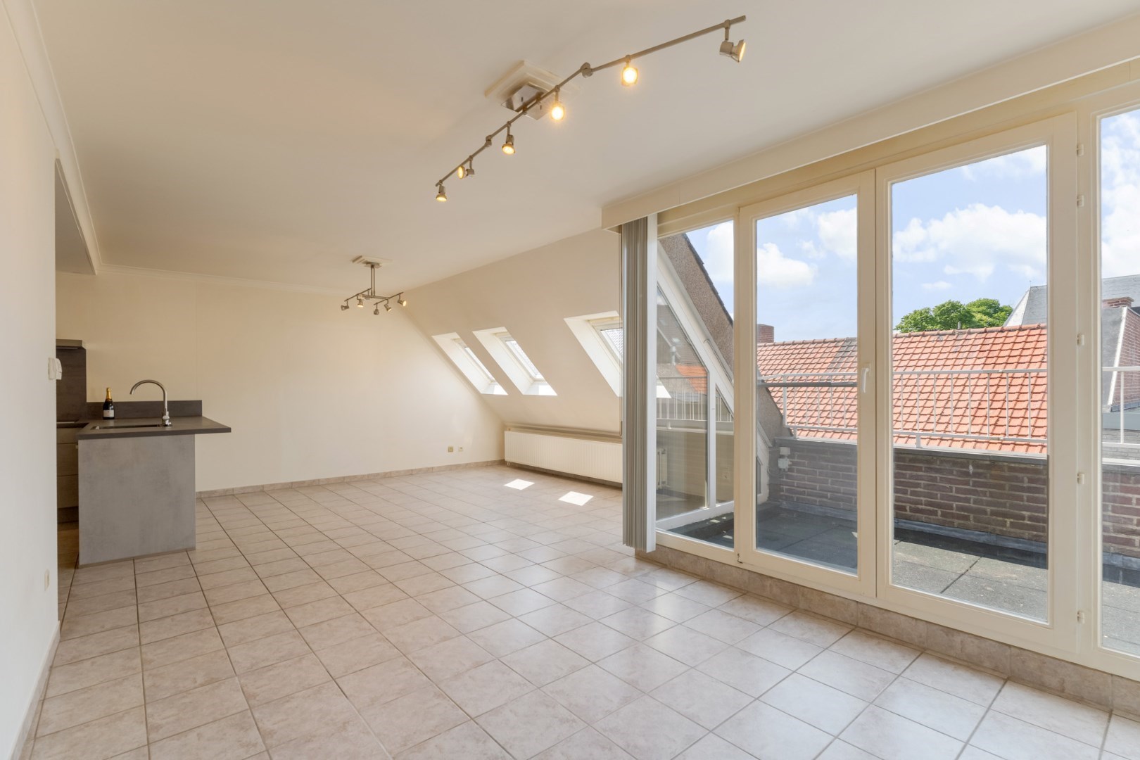 Goed verzorgd, gezellig duplex-appartement in het centrum met 2 slaapkamers, bureelruimte, terras - foto 5