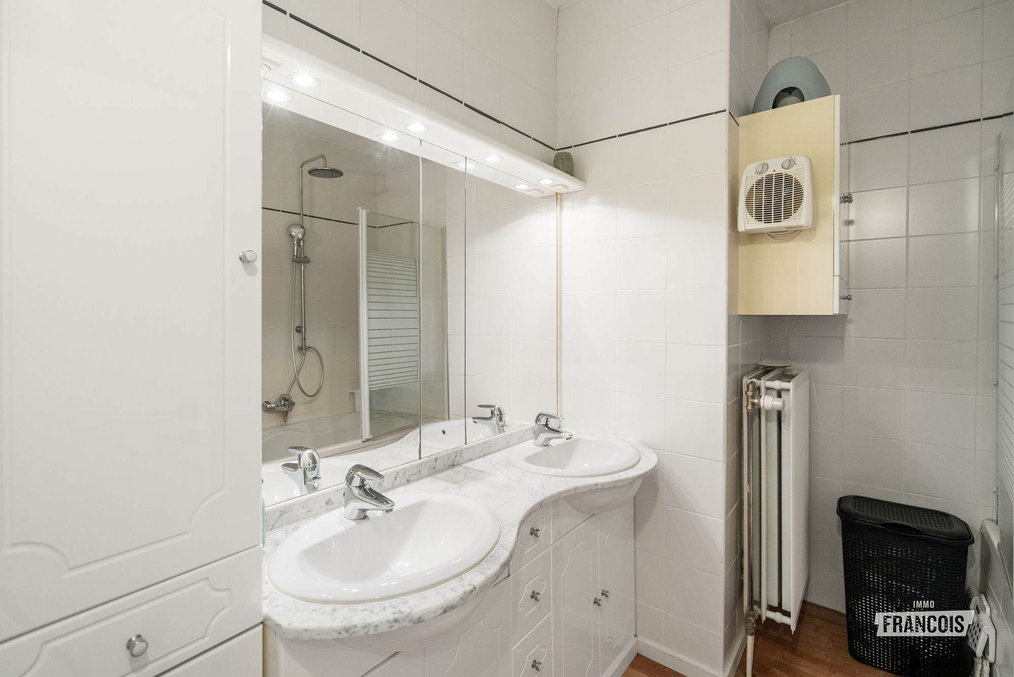 Stijlvol gerenoveerd appartement met 2 slaapkamers op toplocatie nabij zee te Blankenberge - foto 5
