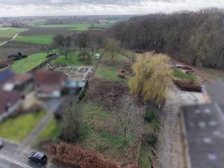 Terrain à bâtir pour une construction individuelle, bénéficiant d'un emplacement magnifique. Le terrain se trouve à proximité immédiate des...