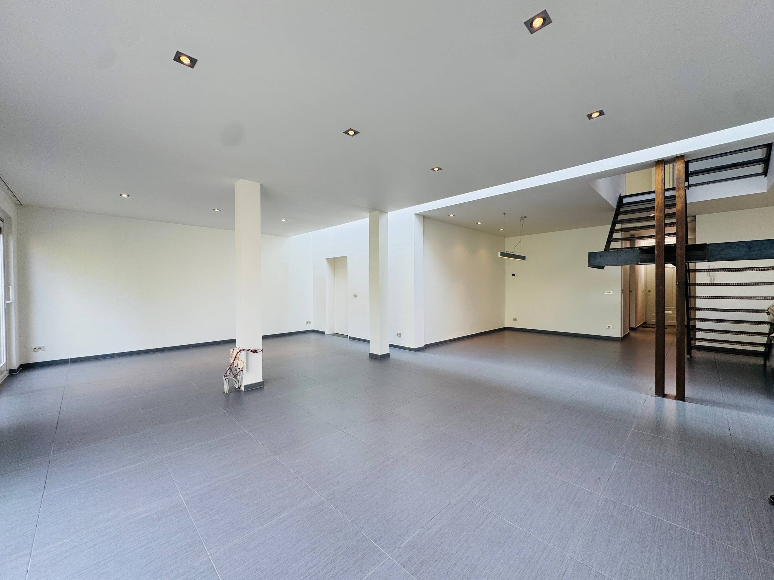 Wervik - Ruime woning met 4 slaapkamers en garage - foto 3