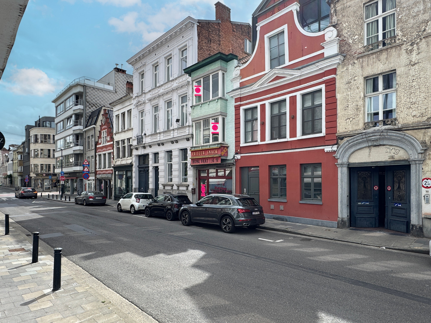 Uistekend gelegen handelspand met woonst te koop in centrum GENT. - foto 1