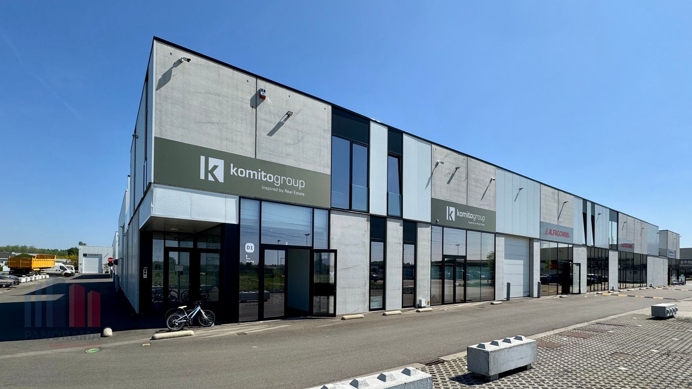 Bâtiment polyvalent avec entrepôt, bureaux et logement - photo 1