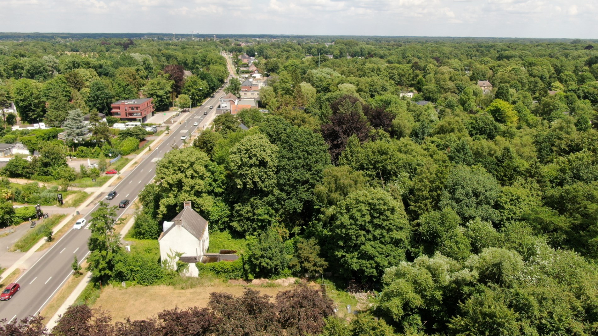 Projectgrond op een perceel van 2.579 m² met 24 meter straatbreedte. - foto 4