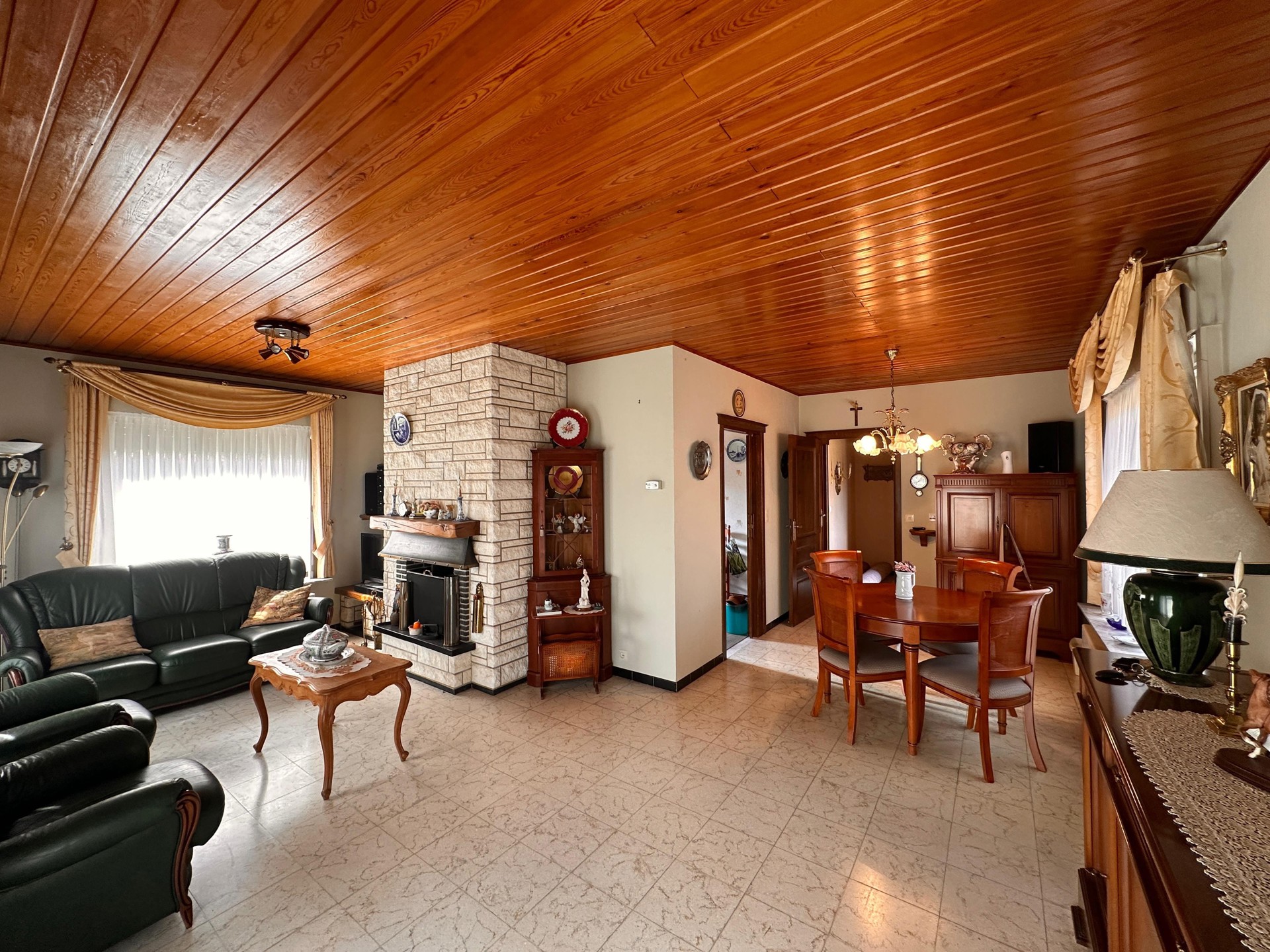 Bungalow met 3 slaapkamers in rustige woonwijk  - foto 4