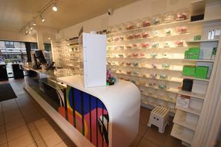 NIEUW BIJ ANIMOVASTGOED!!! Handelspand op toplocatie te Houthalen!Dit ruime handelspand met uitstekende visibiliteit bevindt zich op een commerciële...