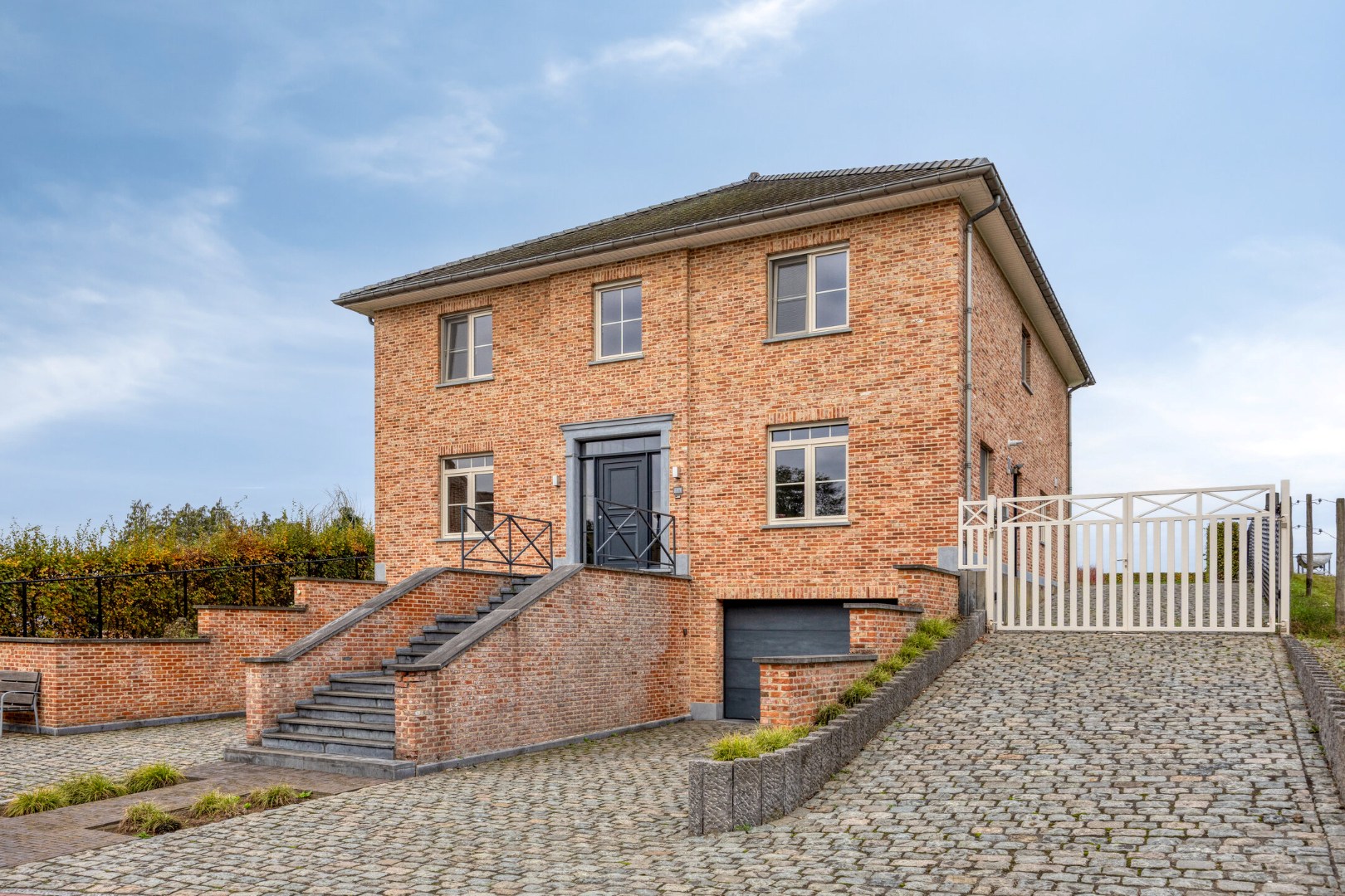 Open bebouwing met 4 ruime slaapkamers, bureau en 2 garages, tuin en terras in Bertem – EPC 133 kWh/m² - foto 1