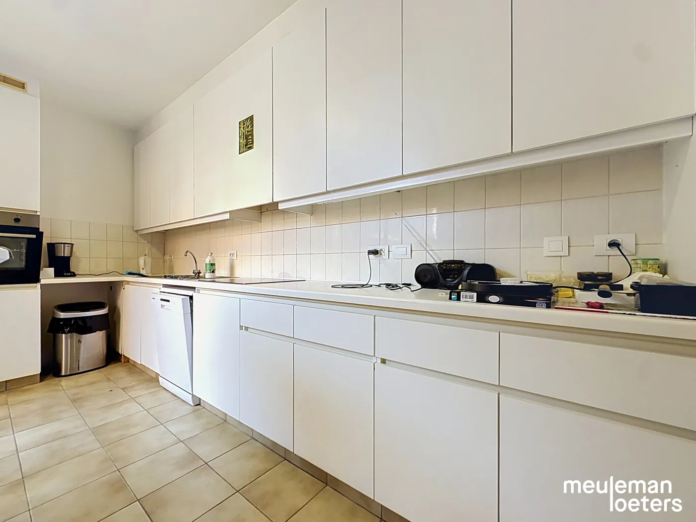Ruim en lichtrijk appartement met twee slaapkamers in hartje Oostkamp - foto 5