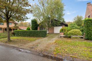 Gelijkvloerse woning met onderhoudsvriendelijke tuin, gelegen op een fantastische locatie te Kalmthout-centrum! De woning bevindt zich op het...