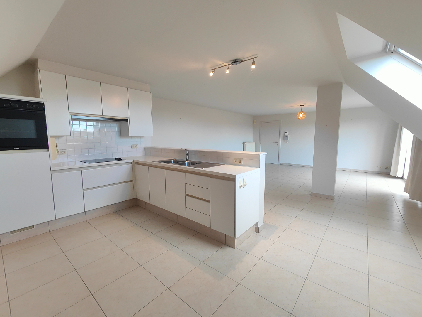 Gezellig villa appartement met gemeenschappelijke tuin - foto 1