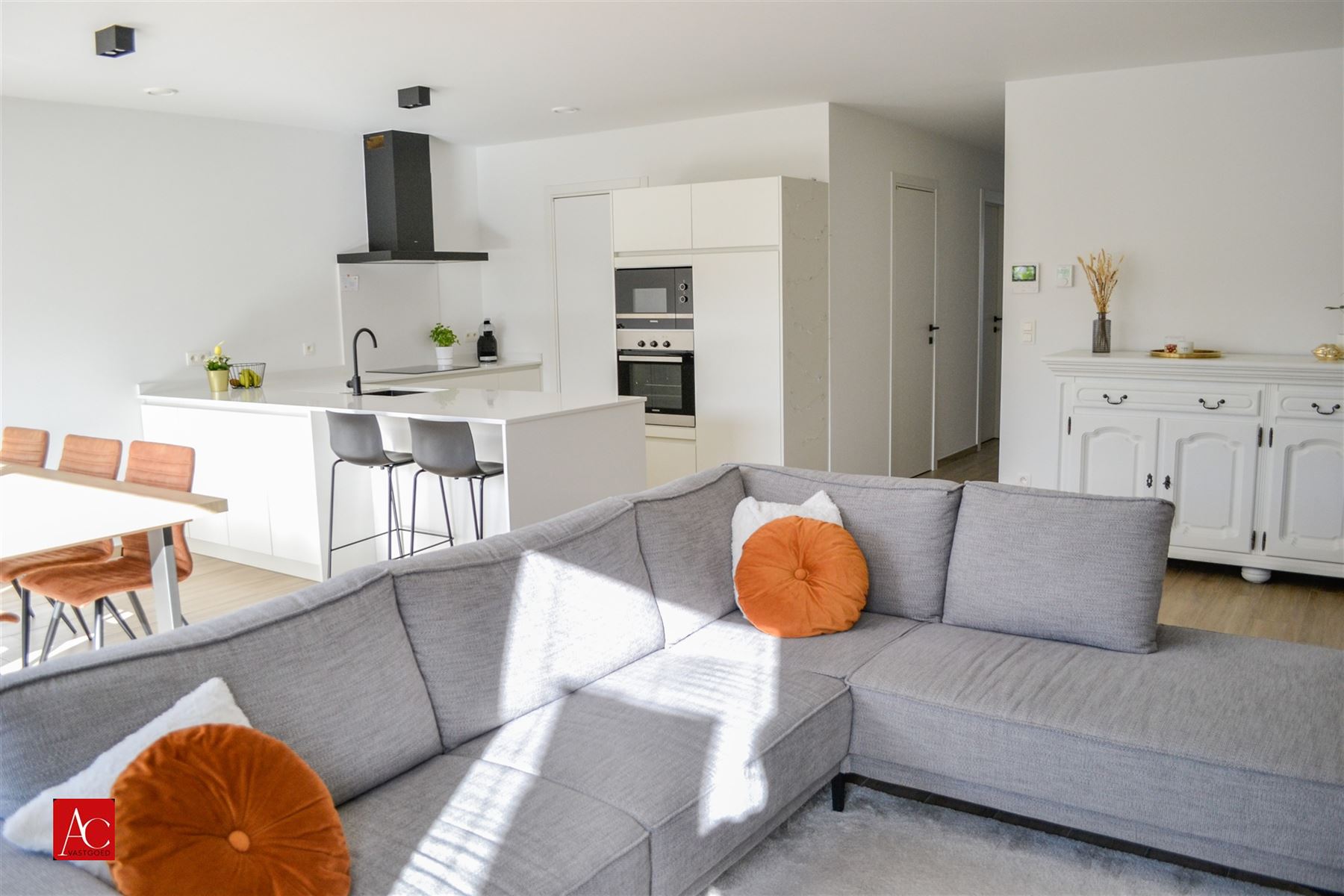 Gelijkvloers appartement met garage en 2 slaapkamers  - foto 5