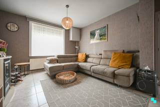 Ontdek deze instapklare starterswoning met twee slaapkamers, genietende van een bewoonbare oppervlakte van 125 m² (volgens het EPC-attest), gelegen...