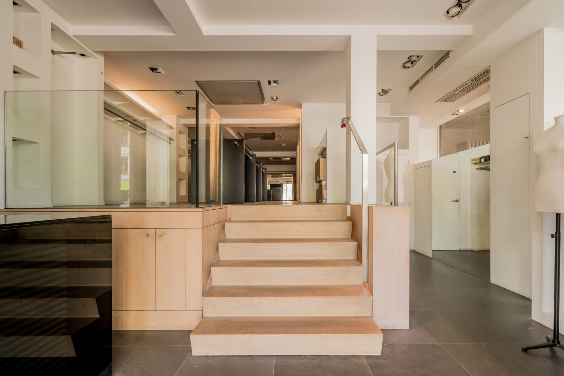 Handelsgelijkvloers op toplocatie in Mortsel - foto 2