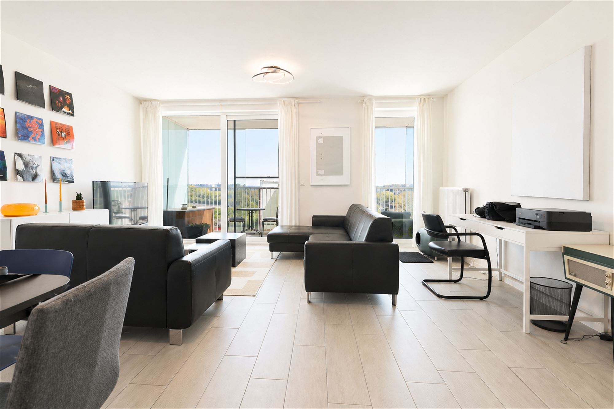 Lichtrijk 2-slaapkamerappartement met open uitzicht - foto 2