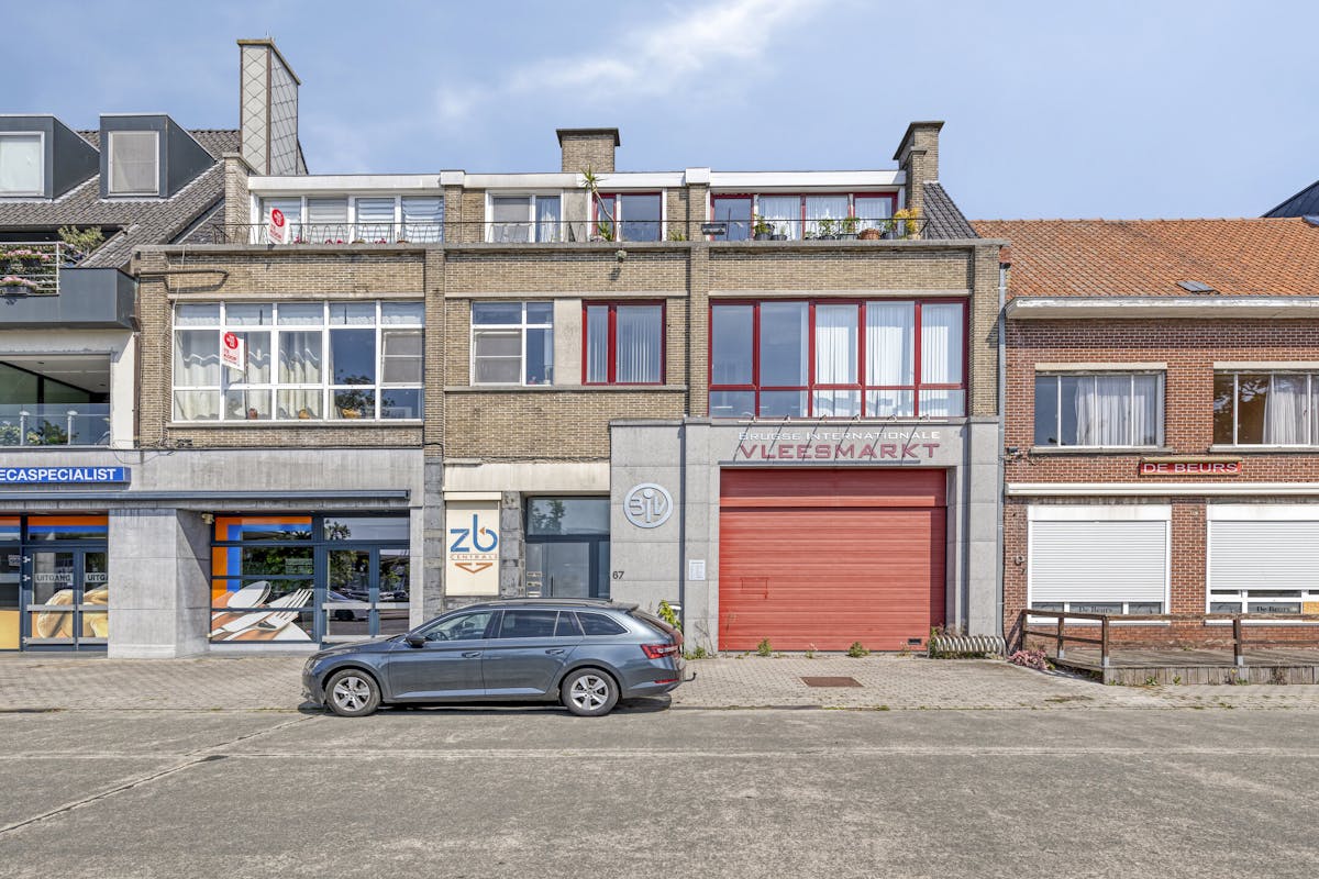 FOR SALE: Commercial property in the heart of Sint-Pieters (Bruges) - photo 2