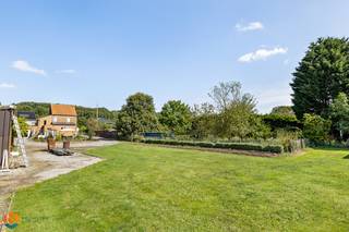 Op een uitstekende locatie te Nieuwrode bevindt zich deze landelijk gelegen woning met 3 slaapkamers op een prachtig perceel van 6483 m². U...