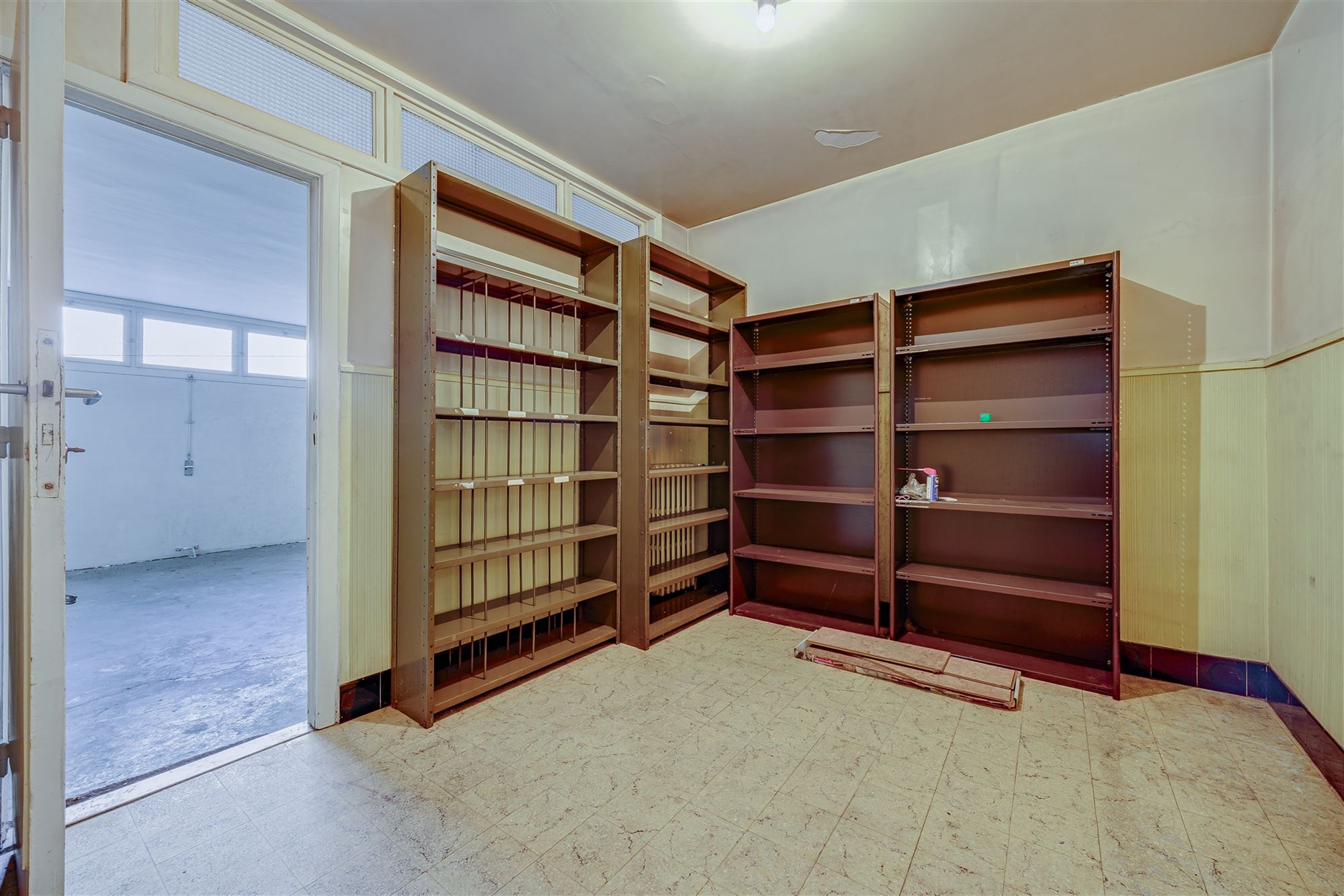 Te renoveren woning met 4 - 5 slk en garage - foto 4