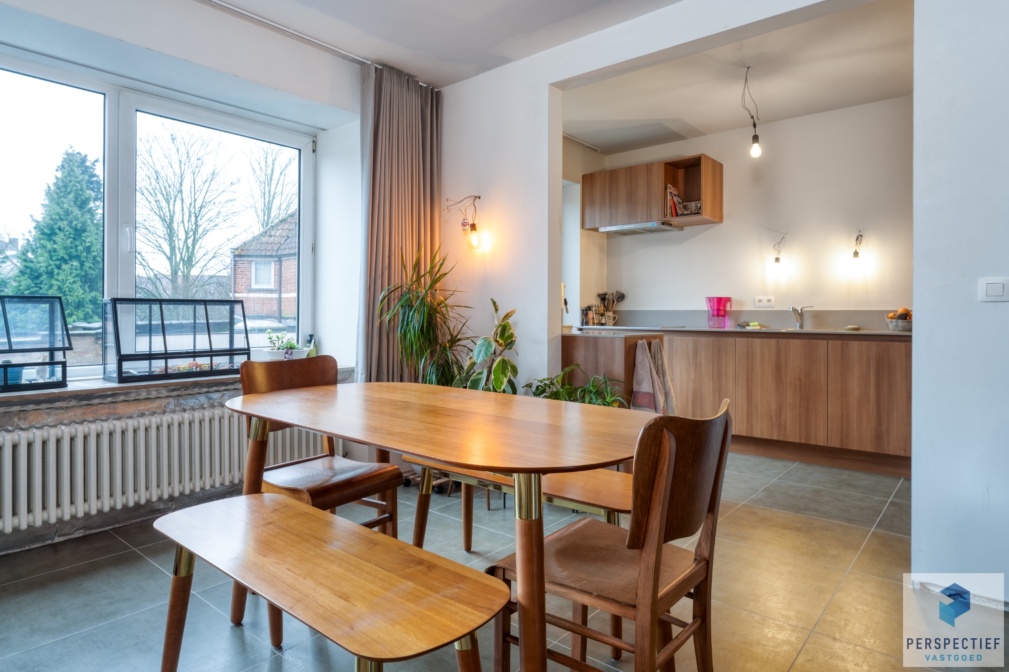 Gerenoveerd appartement met 2 slaapkamers en terras in een kleinschalige residentie. - foto 4