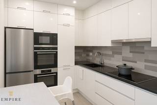 3 slaapkamer hoekappartement, met recente afwerking nu te koop in hartje Antwerpen. Gelegen aan de meest begeerde Belgiëlei, vlak aan openbaar...