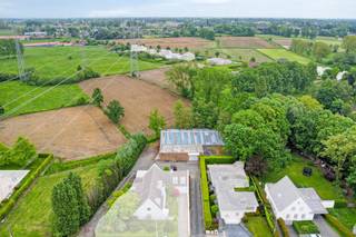 This licensed alien warehouse with office for sale is located in an agricultural area in Temse. The property is ideal for storage activities and...