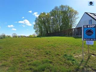 GROND VOOR HALFOPEN BEBOUWING MET MOOI UITZICHTVraagprijs : 140.000 euroZeer leuke en rustig gelegen grond (LOT 2) te Viane met een terrein...