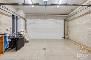 Dit ruime kantoorgebouw in het hart van Haaltert combineert een uitzonderlijk centrale ligging met uitstekende bereikbaarheid en...