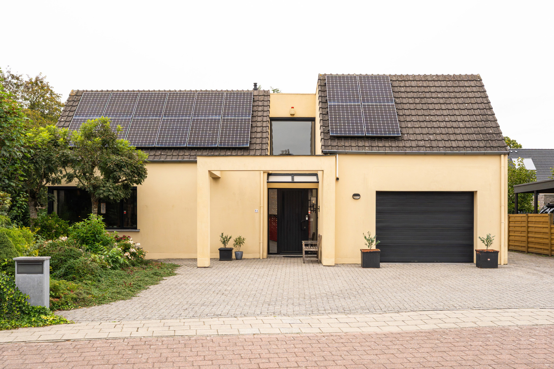 Eigentijdse villa in een kindvriendelijke omgeving - foto 1