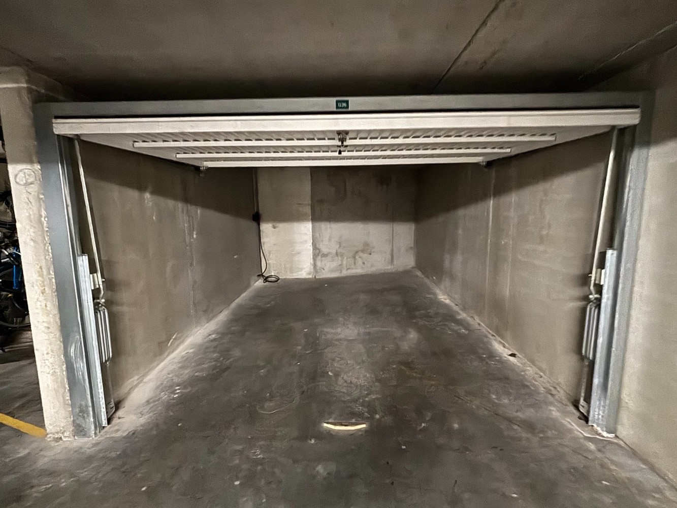 Ruime Garagebox nabij de Zeedijk te Oostende-Mariakerke - foto 2