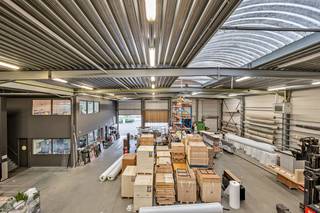 Multifunctioneel bedrijfsgebouw, bestaande uit magazijn en kantoren, op toplocatie in de industriezone De Prijkels. De site geniet van een...