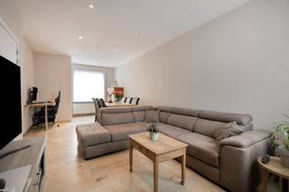 Jolie maison à vendre à Voormezele avec 3 chambres, garage intérieur et jardin frais avec terrasse. La maison a fait l'objet d'une rénovation...