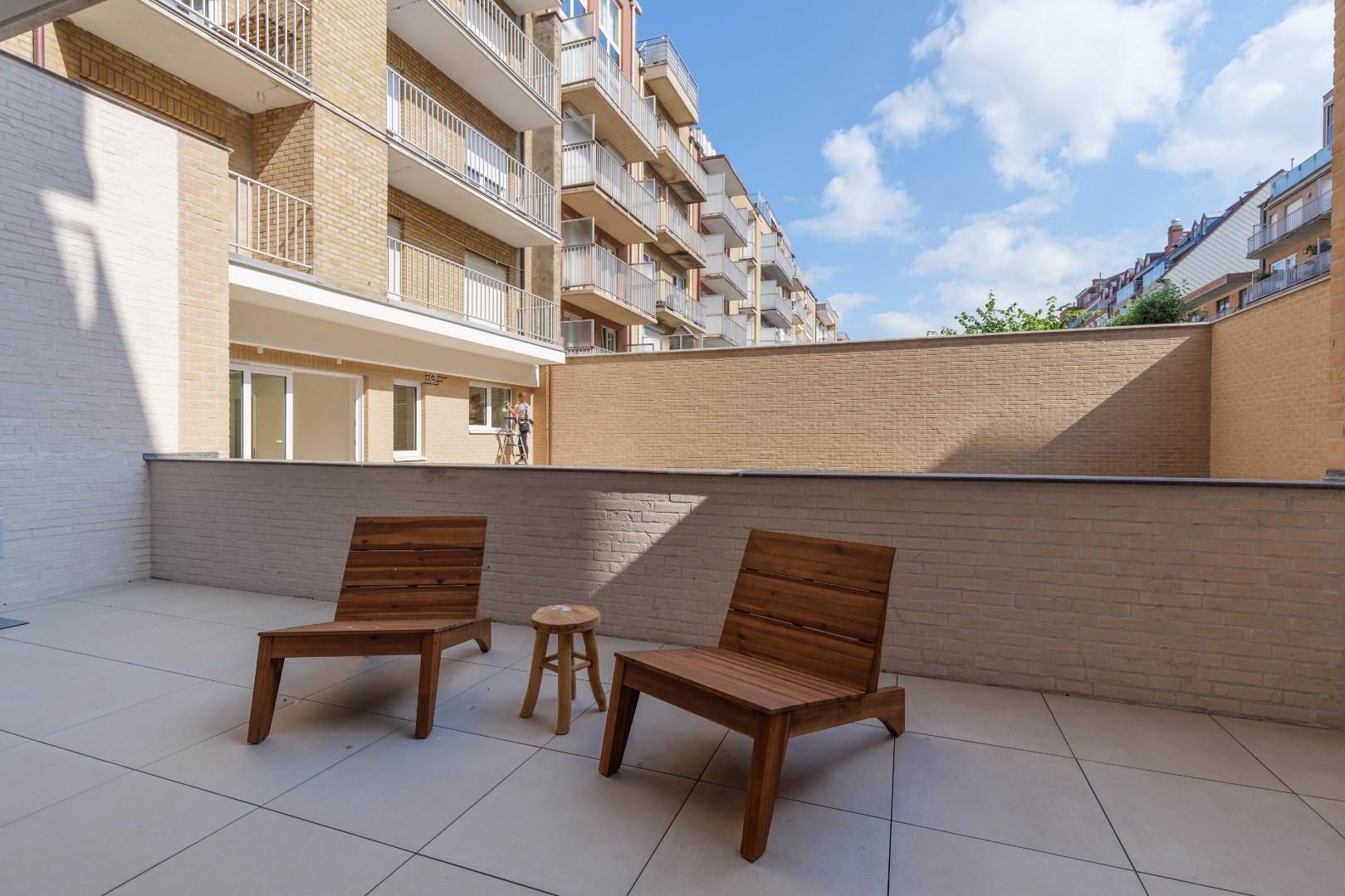 Nieuwbouw appartement op een centrale ligging met 3 slaapkamers te Knokke. - foto 2