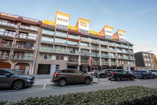 In het hart van Nieuwpoort-Bad, op wandelafstand van de zeedijk en in de onmiddellijke nabijheid van winkels en horeca, bevindt zich dit zeer...