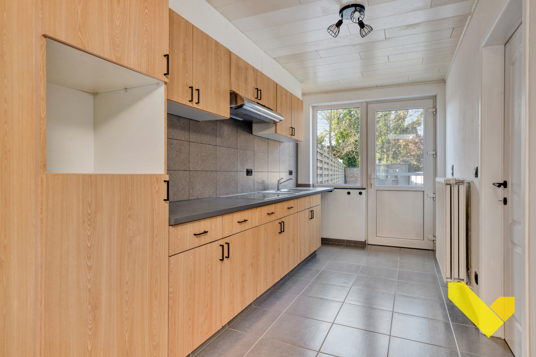 Instapklare woning gelegen in het centrum. - foto 5