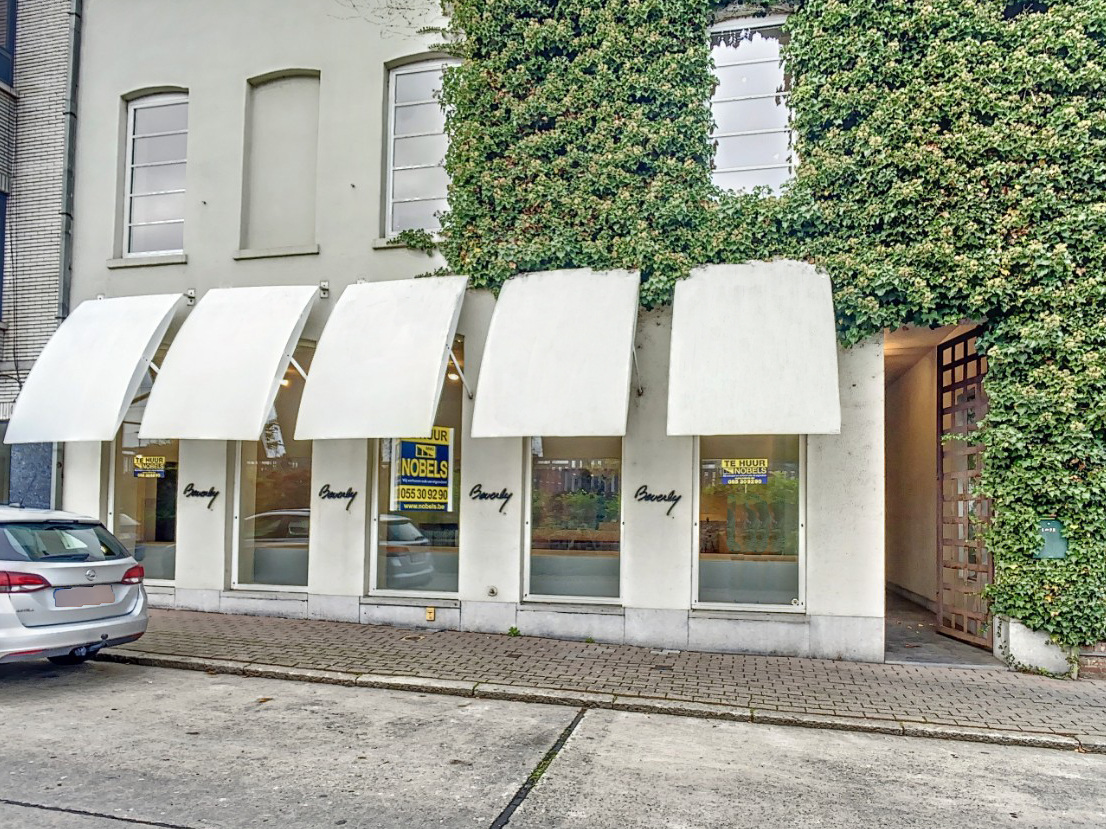 Te huur, handelspand met hoge visibiliteit op wandelafstand van het station te Zottegem - photo 2