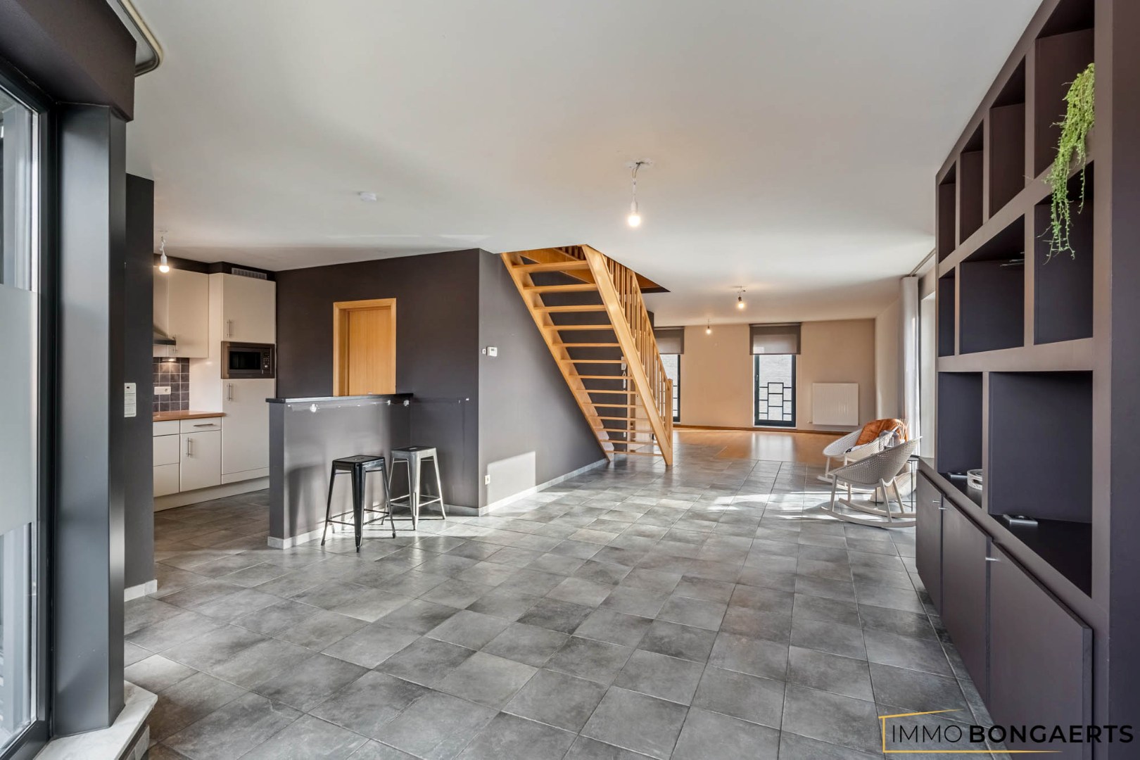 Ruim duplexappartement met 4 slaapkamers - foto 5