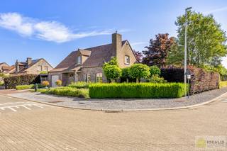 IDEALIS VASTGOED – RUIME EN PERFECT ONDERHOUDEN EENGEZINSWONING OP RUSTIGE LOCATIE MET PRACHTIG AANGELEGDE TUIN (6A60CA) NABIJ CENTRUM PELT –...