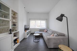 Deze instapklare en energiezuinige woning combineert modern comfort met een warme, smaakvolle uitstraling.De royale inkomhal verwelkomt je in in je...