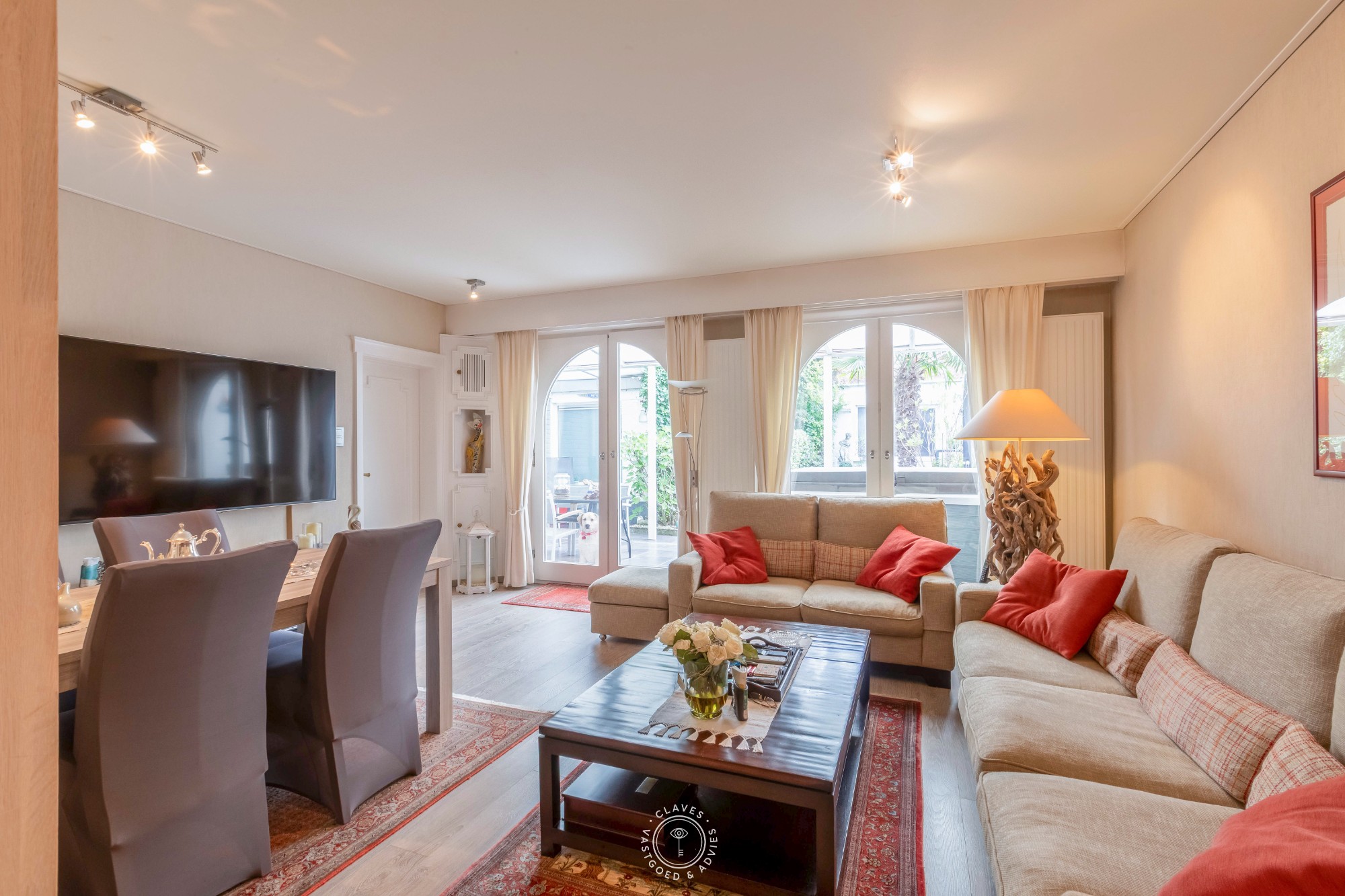 Opbrengsteigendom (ruime burgerwoning) bestaande uit 2 appartementen en garage - foto 2