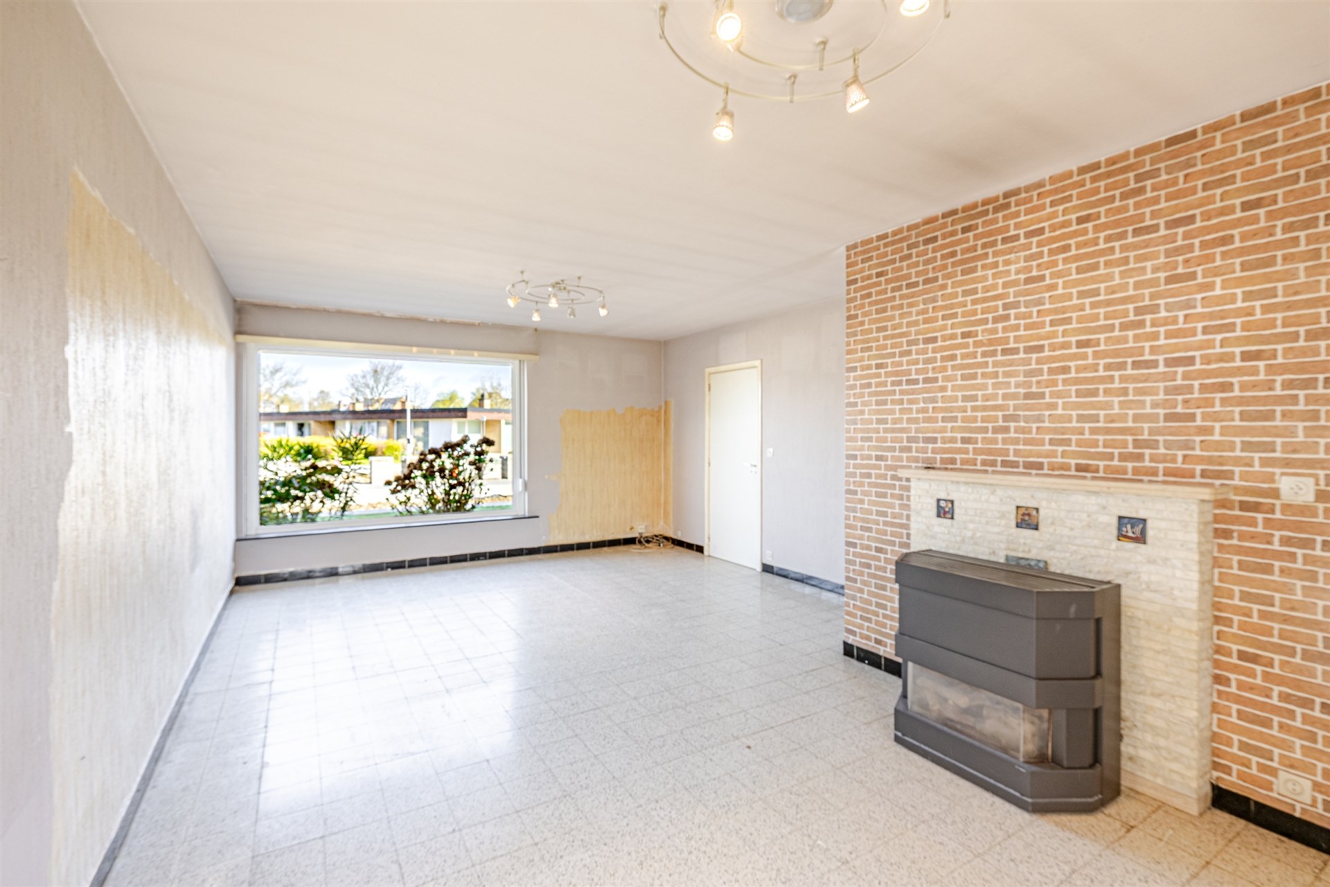 Te renoveren woning met 4 slpk en tuin - foto 4