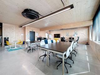 Disposition :- grand espace de bureau ouvert- 2 salles de réunion séparées- toilettes séparéesSi vous le souhaitez, il est également possible de louer un parking souterrain à 150 euros par mois, 7 sont encore disponibles actuellement.Avantages supplémentaires :- bâtiment moderne- situé au cœur d'Anvers- excellent score mobile : 9,7/10Vous recherchez de l'immobilier commercial ou des espaces commerciaux à louer à Anvers ? Contactez-nous pour plus d'informations ou pour une visite sur place à antwerpen@dewaele.com ou au 03.276.76.76 !